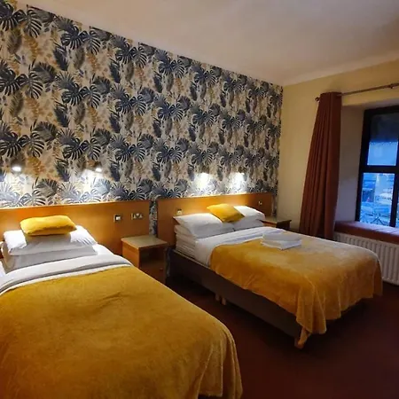 Holiday Hotel-3