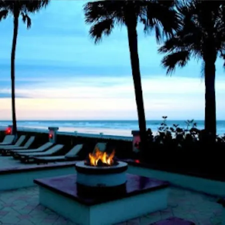 Stay On The Beach! Wonderful Location!-3