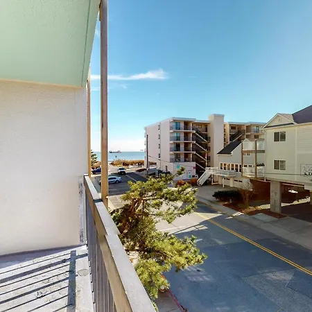 81 Beach Hill 301-2
