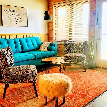 Doco Rocky Mountain Vacation Rental-Queen Studio With Resort Amenities-2