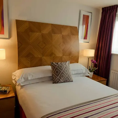 Premier Suites Newcastle-3