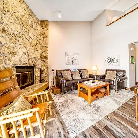 Granby Condo With Views-3