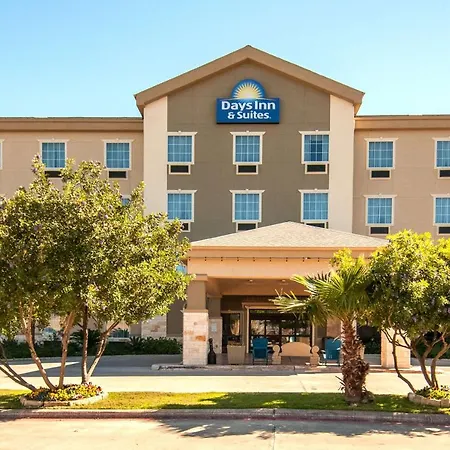 Days Inn & Suites By Wyndham San Antonio Near Frost Bank Center-2