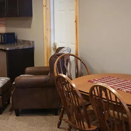 Blessing Lodge By Amish Country Lodging-3
