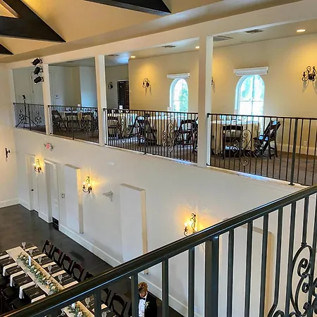 30-A Inn & Suites-2