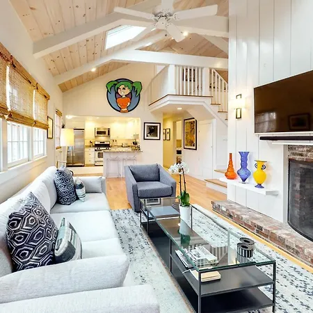 Penthouse On Commercial-3