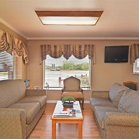 Americas Best Value Inn Crosstimbers-2
