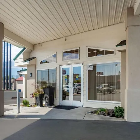 Rodeway Inn & Suites Ontario-3