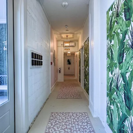Room 6 Oleander Hotel Walk To Cruise Terminal, Restaurants & The Strand-3