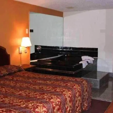 A Victory Inn & Suites - Detroit-2