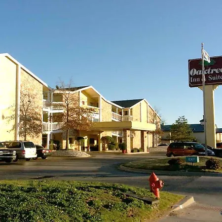 Oaktree Inn And Suites-3