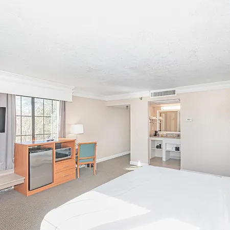 Casa Bella Inn & Suites Extended Stay-3