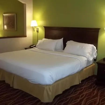 Baymont Inn & Suites By Wyndham Findlay-3