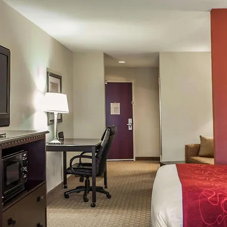 Comfort Suites Bloomington I-55 And I-74-2