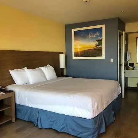 Days Inn By Wyndham Hayward Airport-2