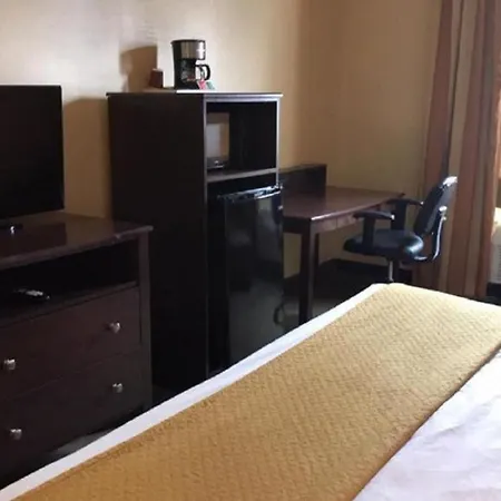 Quality Inn & Suites Muskogee-3