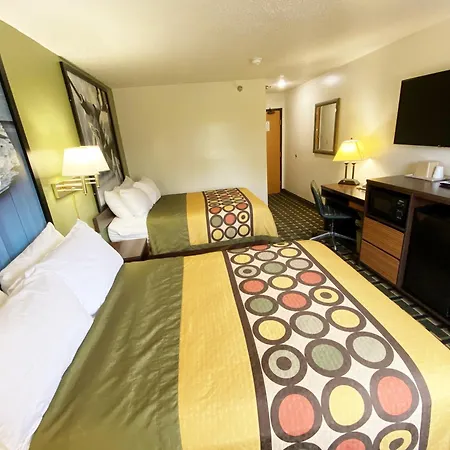 Super 8 By Wyndham Newport News/Jefferson Ave.-2