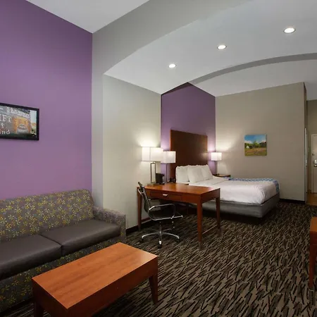 La Quinta By Wyndham Tupelo-3