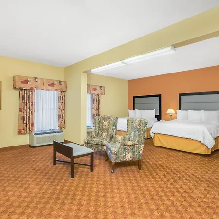 Baymont By Wyndham Fayetteville-3