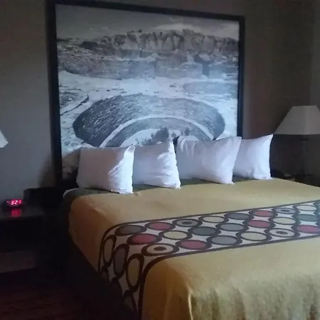 Super 8 By Wyndham Taos-2