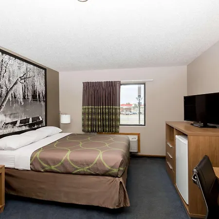 Super 8 By Wyndham Hays Ks-2