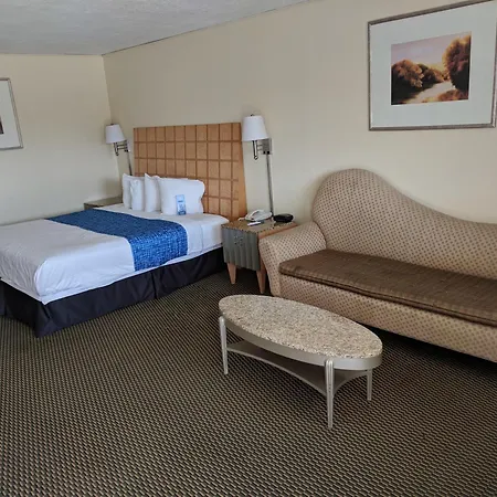 Travelodge By Wyndham Clovis-3