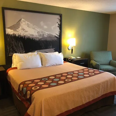 Super 8 By Wyndham Lagrande-2