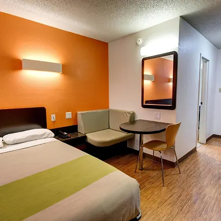 Motel 6 Houston-Hobby-3