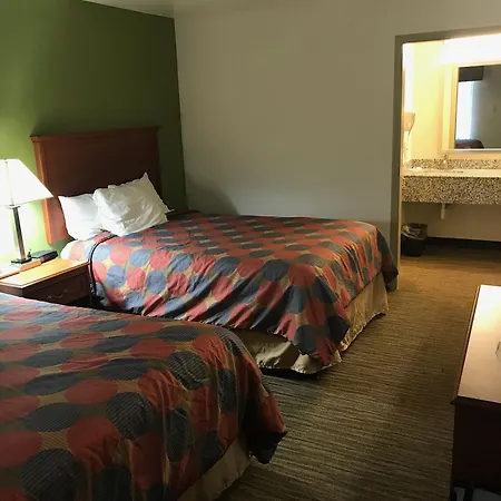 Super 8 By Wyndham Cave City-3