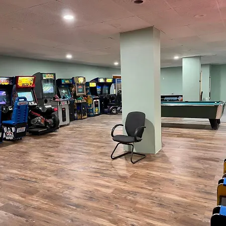 Days Inn By Wyndham Lincoln-3