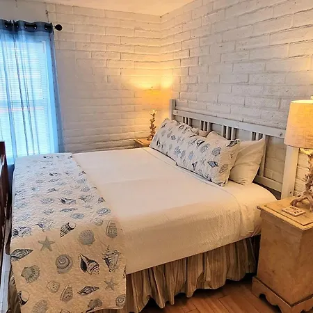 Sea Sands Condominium #103-3