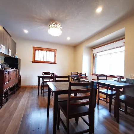Riverfront Estate Bed&Breakfast Banff-2