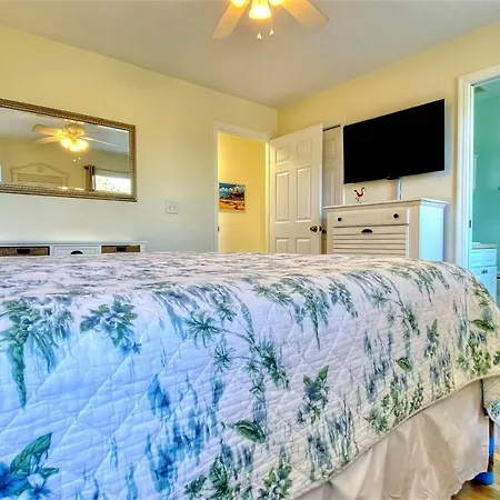 Beachside Villas 204B-2