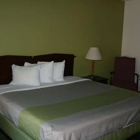 Travelodge By Wyndham Roanoke-3