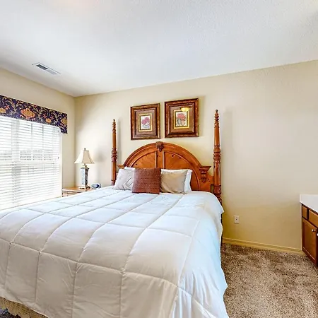 Thousand Hills Condo-2