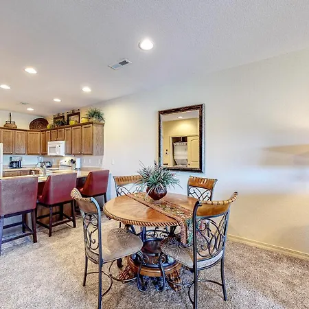 Thousand Hills Condo-3