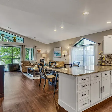 2 Bed Condo-The Greens At Thousand Hills-Coffee Bar-3