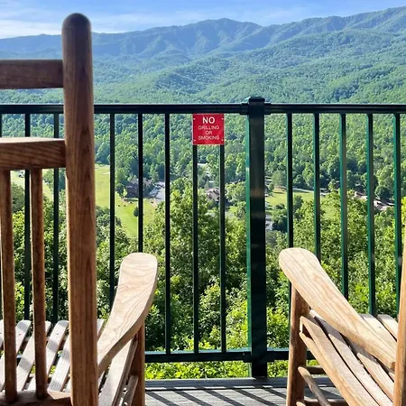 Grand View Loft-3