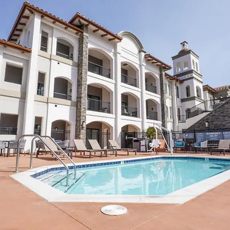 La Quinta Inn & Suites By Wyndham Santa Cruz-2