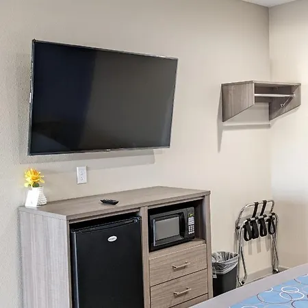 Holiday Inn Motel-3