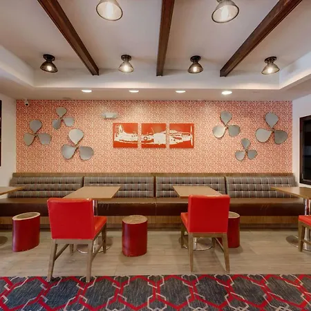 The Crossroads Hotel - Newburgh-2