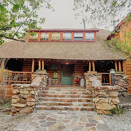 Gold Mountain Manor-3