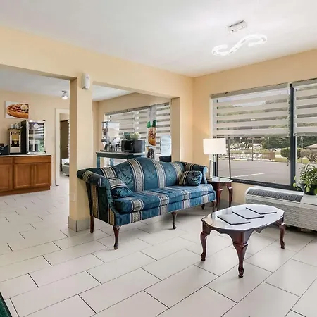 Quality Inn & Suites Mt Chalet-3
