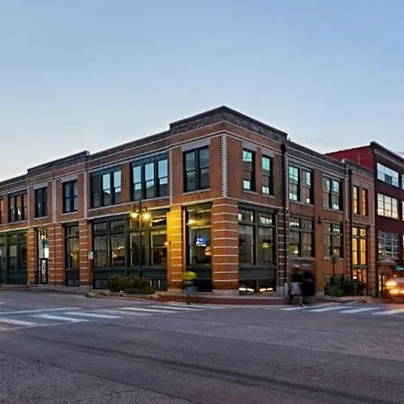 #2Br-1Ba Loft Downtown Kc In Historic Building-2