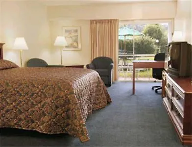 Howard Johnson Inn - Asheville Biltmore-2