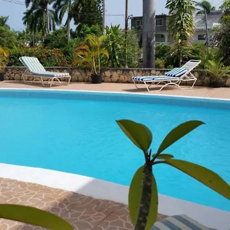 Chaudhry House Montego Bays- 2Nd Floor Apt-3