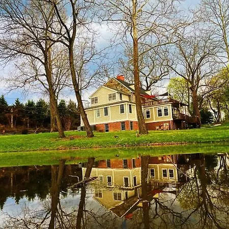 Wayside Inn Bed And Breakfast-3