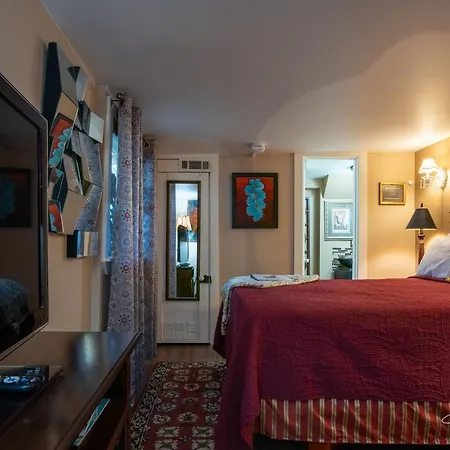Red Bud Manor Inn-3