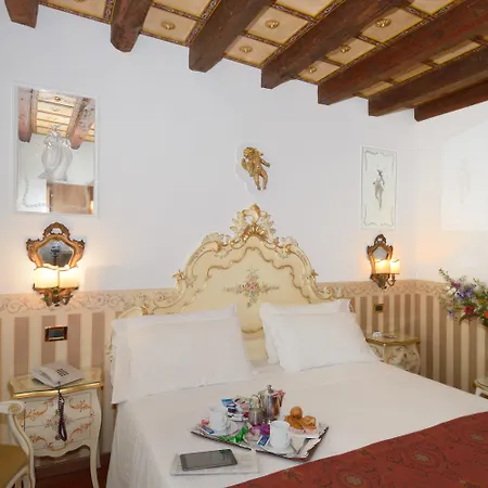 Unahotels Ala Venezia-Adults 16-3