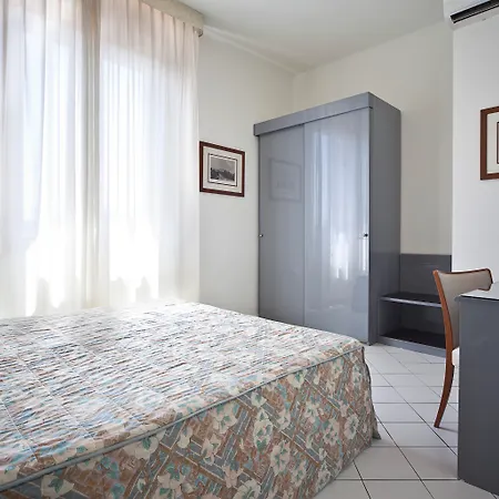 Hotel Italia-3